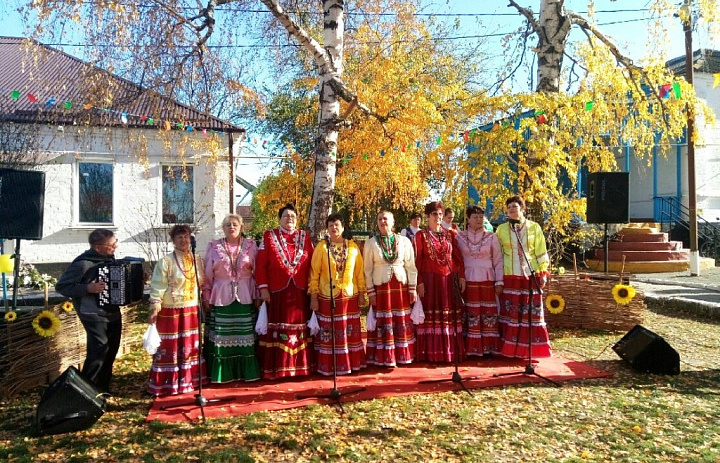 «Казачий круг» выступил на «Михайлове дне»