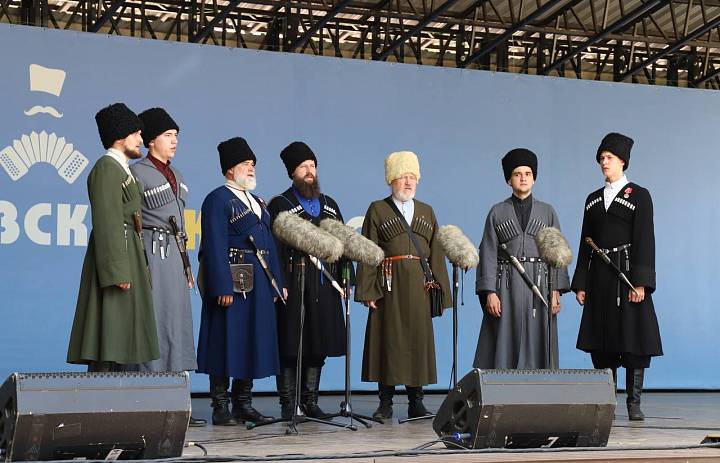 В этом году канун светлого праздника Троицы...