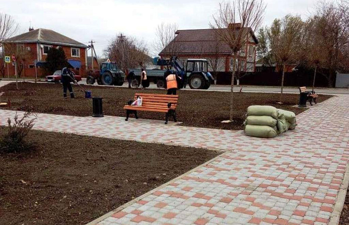 Благоустройство сквера на улице Центральной