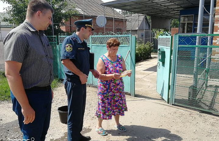 В Усть-Лабинске продолжаются рейды по предупреждению возникновения пожаров в летний период. 